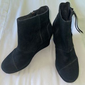 Toms Wedge Booties~Size 7~Black Suede